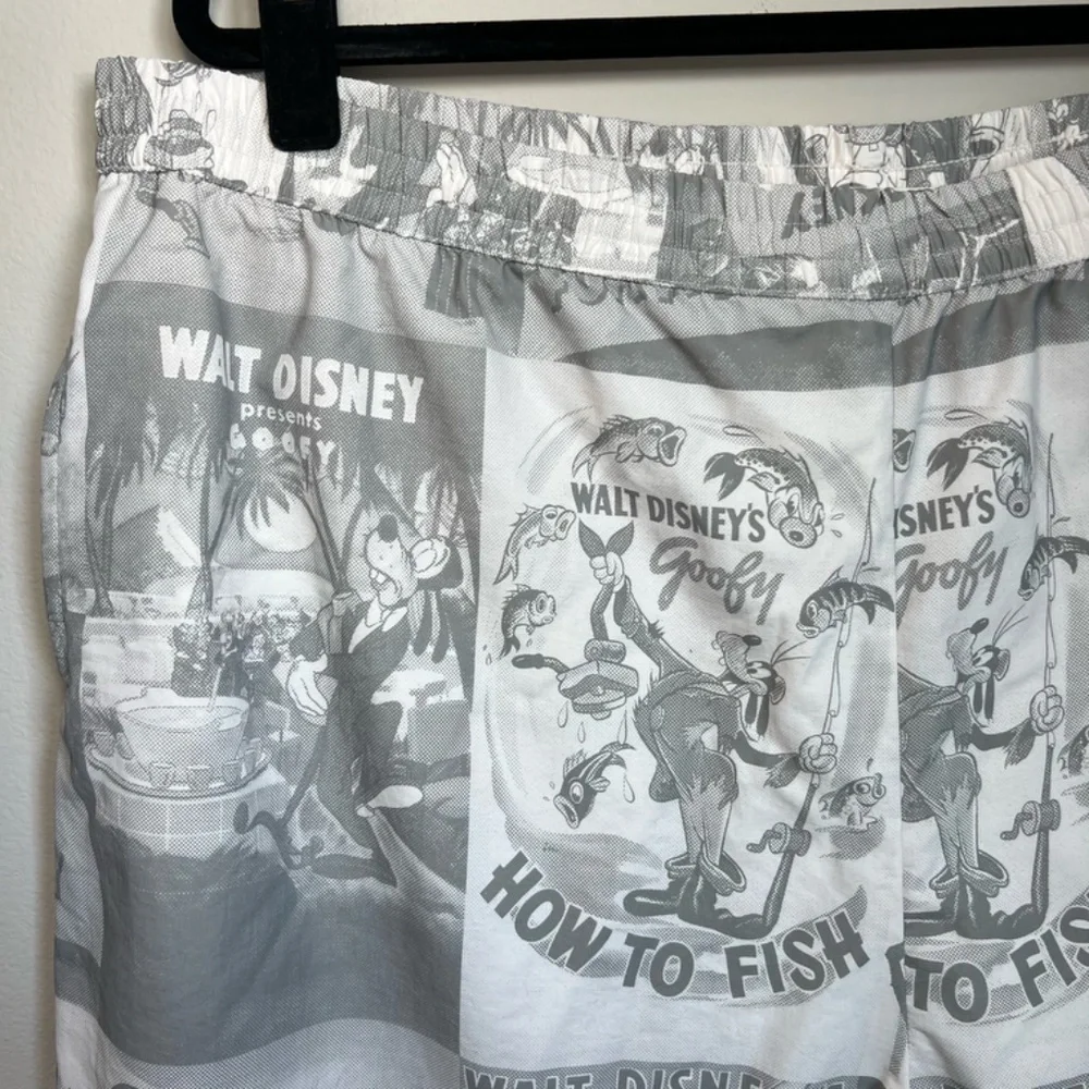 Disney Mickey Mouse Track Pants Gray White 2022 Exclusive Goofy Lined Pocket XXL